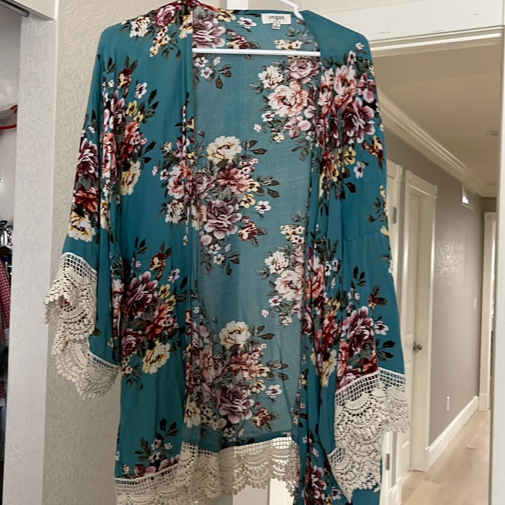 Beautiful Umgee kimono large